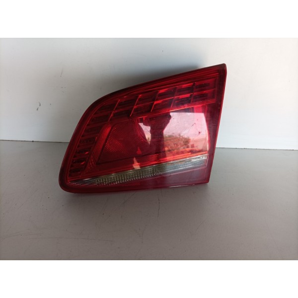 Lanterna Tampa Traseira Direita Passat 2.0 Tsi 2010 Á 2013