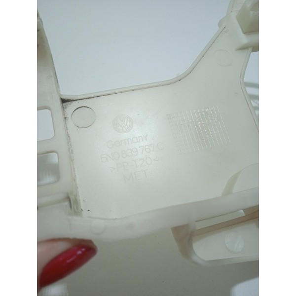 Guia Suporte Fechadura Traseira Esquerda Tiguan  5n0839767c